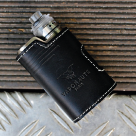 Vaponaute - La Petite Box VB22 LE BLOUSON COVER IN CUOIO - Black
