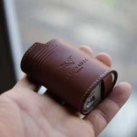 Vaponaute - La Petite Box VB22 LE BLOUSON COVER IN CUOIO - Dark Brown